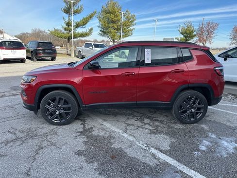 New 2026 Jeep Compass Latitude image 14