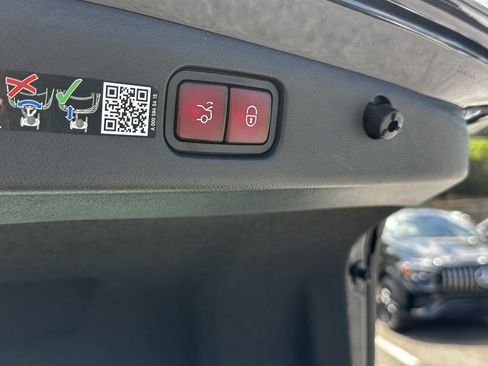 Certified 2025 Mercedes-Benz E 350 Sedan image 21