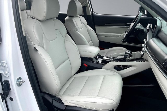 Certified 2023 Kia Telluride S w/ S Sunroof Package AWD/4WD image 29