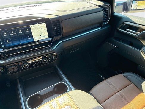 Certified 2025 Chevrolet Silverado 2500 High Country w/ Technology Package image 16