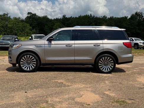 Used 2020 Lincoln Navigator Reserve w/ Equipment Group 201A Reserve RWD image 2