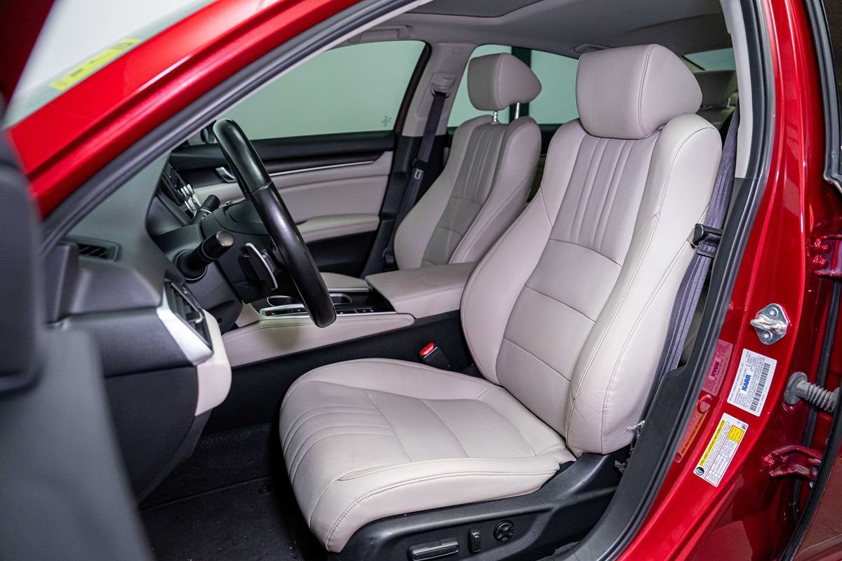 Used 2021 Honda Accord Touring image 13