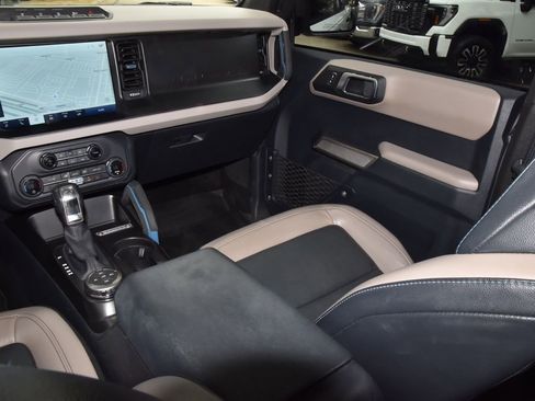 Used 2023 Ford Bronco Wildtrak AWD/4WD image 17