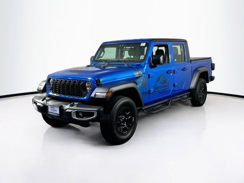 Used 2024 Jeep Gladiator Sport image 1