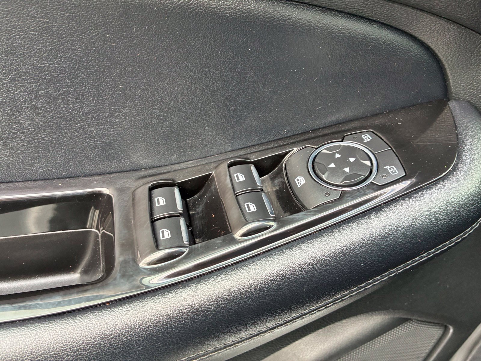 Used 2016 Ford Edge SEL w/ Equipment Group 201A AWD/4WD image 13