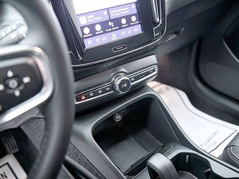 New 2026 Volvo XC40 B5 Core image 15