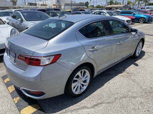 Used 2018 Acura ILX FWD image 7