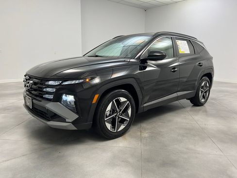 Used 2025 Hyundai Tucson SEL FWD image 3