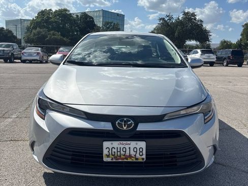 Used 2024 Toyota Corolla LE FWD image 9