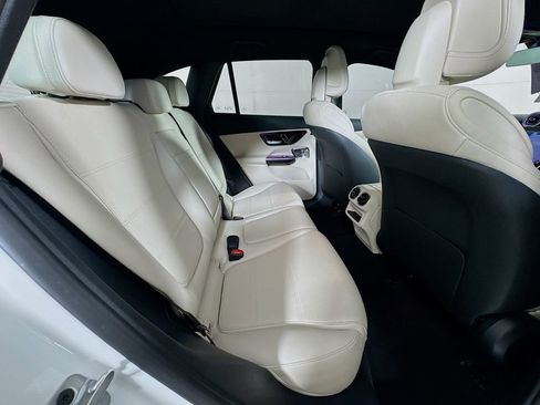 Used 2026 Mercedes-Benz GLC 300 image 33