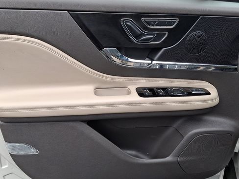 Used 2024 Lincoln Corsair AWD w/ Equipment Group 101A image 13