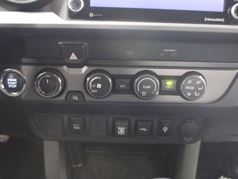 Used 2020 Toyota Tacoma TRD Off-Road image 35