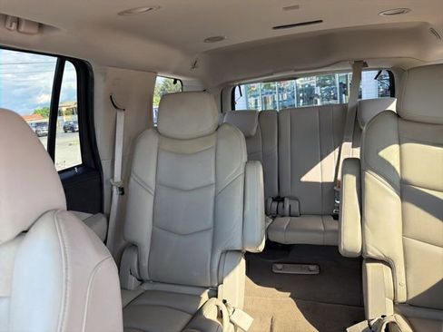 Used 2020 Cadillac Escalade Luxury AWD/4WD image 30
