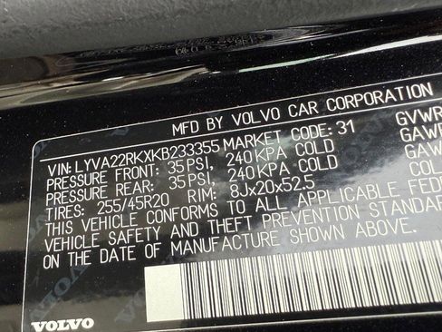 Used 2019 Volvo XC60 T6 Momentum w/ Premium Package image 24