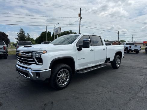 Certified 2025 Chevrolet Silverado 3500 LTZ w/ LTZ Convenience Package AWD/4WD image 1