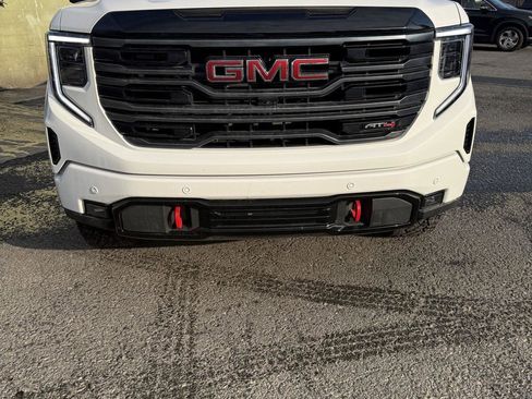 Used 2025 GMC Sierra 1500 AT4 image 3