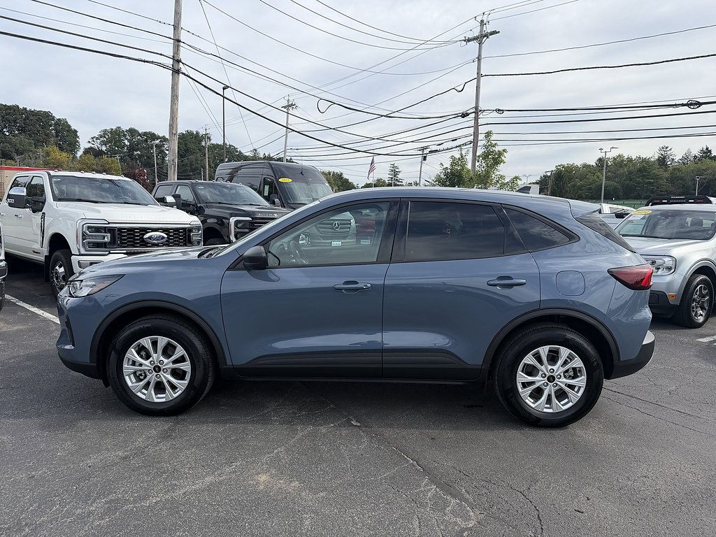 Used 2025 Ford Escape Active w/ Cold Weather Package AWD/4WD image 3