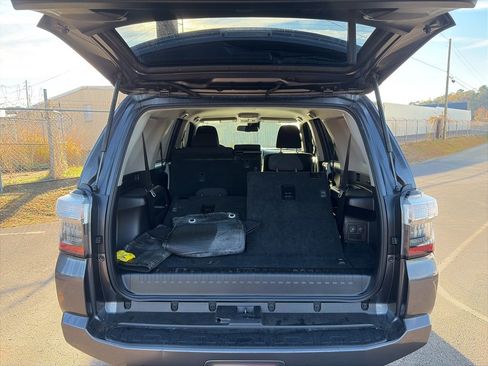 Used 2021 Toyota 4Runner SR5 image 10