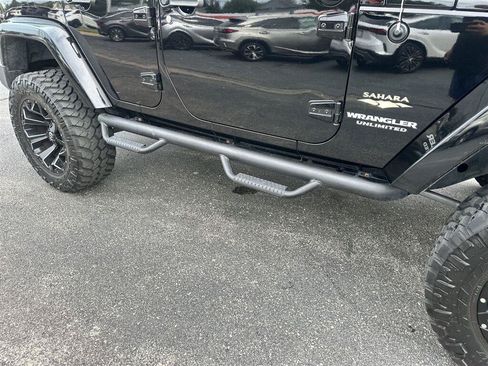 Used 2015 Jeep Wrangler Unlimited Sahara w/ Connectivity Group AWD/4WD image 13