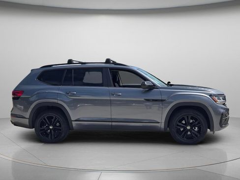 Certified 2023 Volkswagen Atlas SEL R-Line AWD/4WD image 4