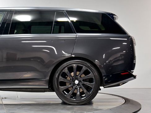 Used 2024 Land Rover Range Rover Long Wheelbase Autobiography AWD/4WD image 51