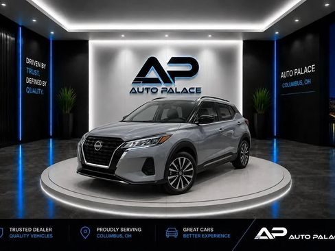 Used 2022 Nissan Kicks SV w/ Interior Electronics Package FWD image 1