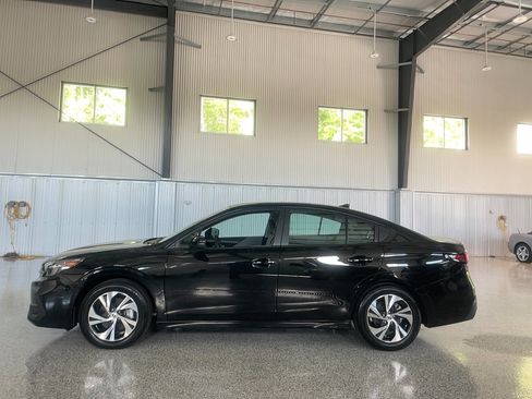 Used 2025 Subaru Legacy Premium w/ Popular Package #1 AWD/4WD image 4