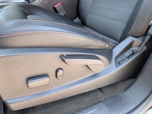 Used 2015 GMC Canyon SLE w/ All-Terrain Package AWD/4WD image 11
