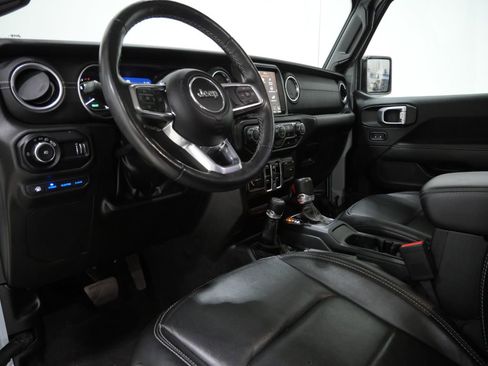 Used 2023 Jeep Wrangler Unlimited Sahara w/ Cold Weather Group AWD/4WD image 12
