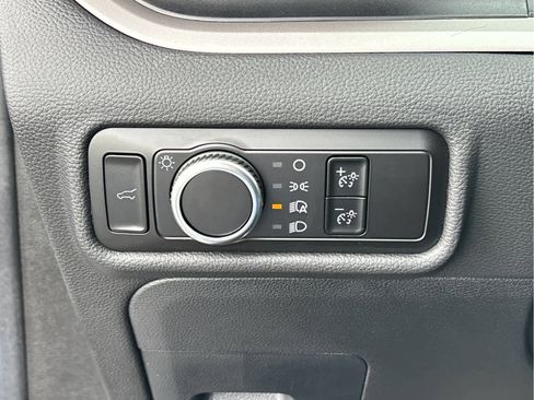 Used 2023 Ford Explorer XLT image 22