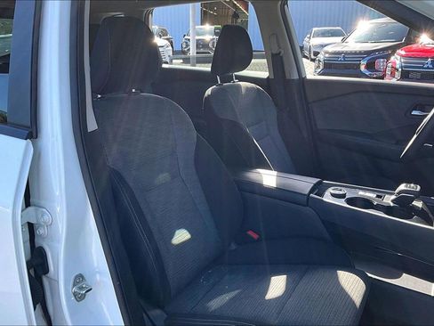 Used 2023 Nissan Rogue SV image 27