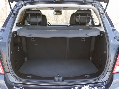 Used 2019 Chevrolet Trax LT w/ LT Convenience Package image 24