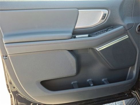 New 2025 Ford Expedition Active image 8