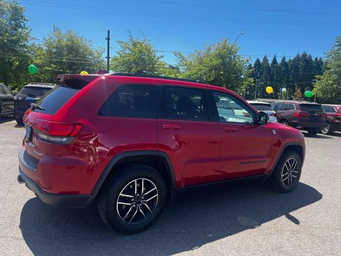 Used 2019 Jeep Grand Cherokee Trailhawk AWD/4WD image 3