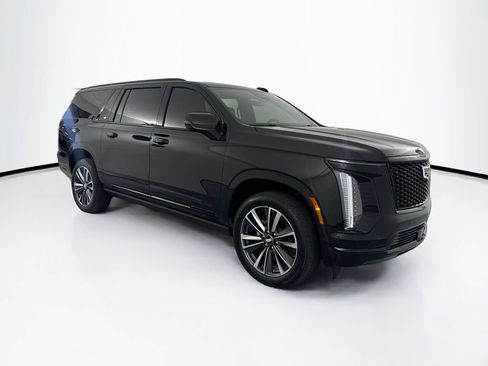 Used 2025 Cadillac Escalade ESV Sport AWD/4WD image 3
