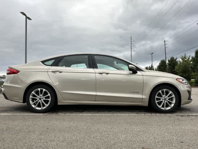 Used 2019 Ford Fusion SE FWD image 3