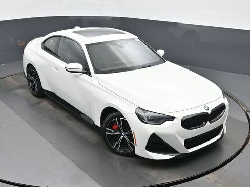 Used 2023 BMW 230i xDrive Coupe w/ Premium Package image 31