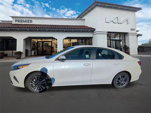 Used 2024 Kia Forte LXS w/ LXS Technology Package image 4