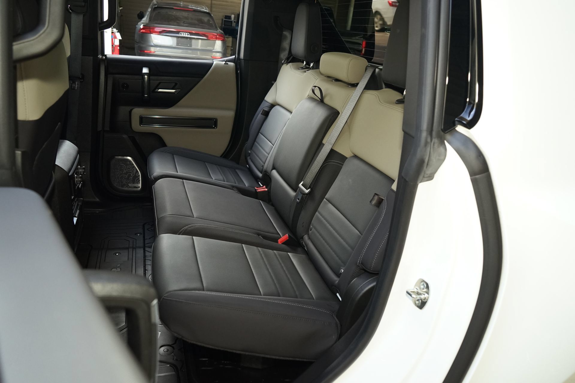 Used 2026 GMC Hummer EV 4x4 Crew Cab w/ LPO, Dark Essentials Package image 16