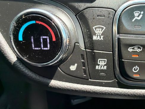 Used 2022 Chevrolet Equinox LT AWD/4WD image 23