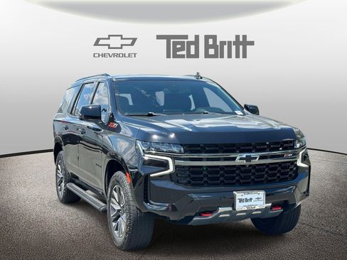 Used 2022 Chevrolet Tahoe Z71 w/ Luxury Package AWD/4WD image 3