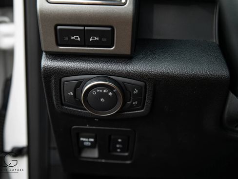Used 2019 Ford F150 Raptor w/ Equipment Group 802A Luxury AWD/4WD image 38
