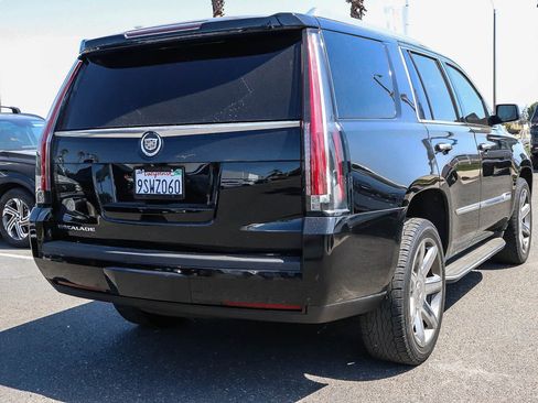 Used 2015 Cadillac Escalade Luxury AWD/4WD image 12
