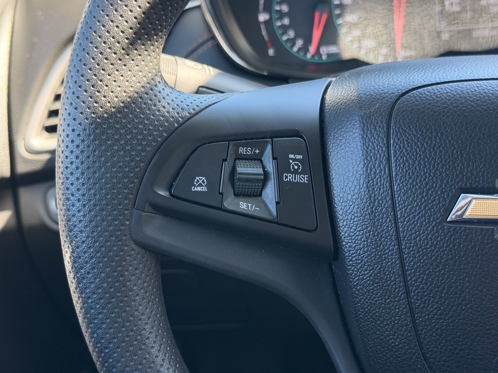 Used 2022 Chevrolet Trax LS w/ Tint and Cruise Package AWD/4WD image 19
