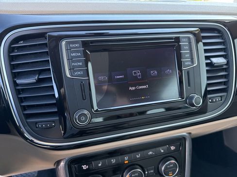 Used 2018 Volkswagen Beetle 2.0T SE w/ SE Premium Package image 20