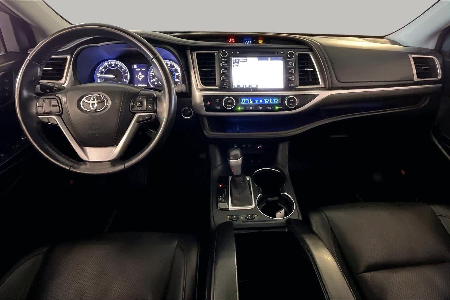Used 2017 Toyota Highlander Limited AWD/4WD image 14