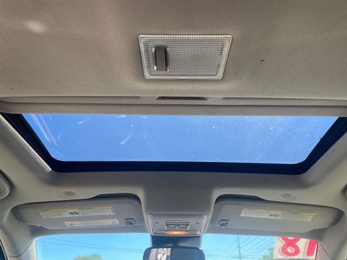Used 2018 Buick Encore Essence FWD image 10