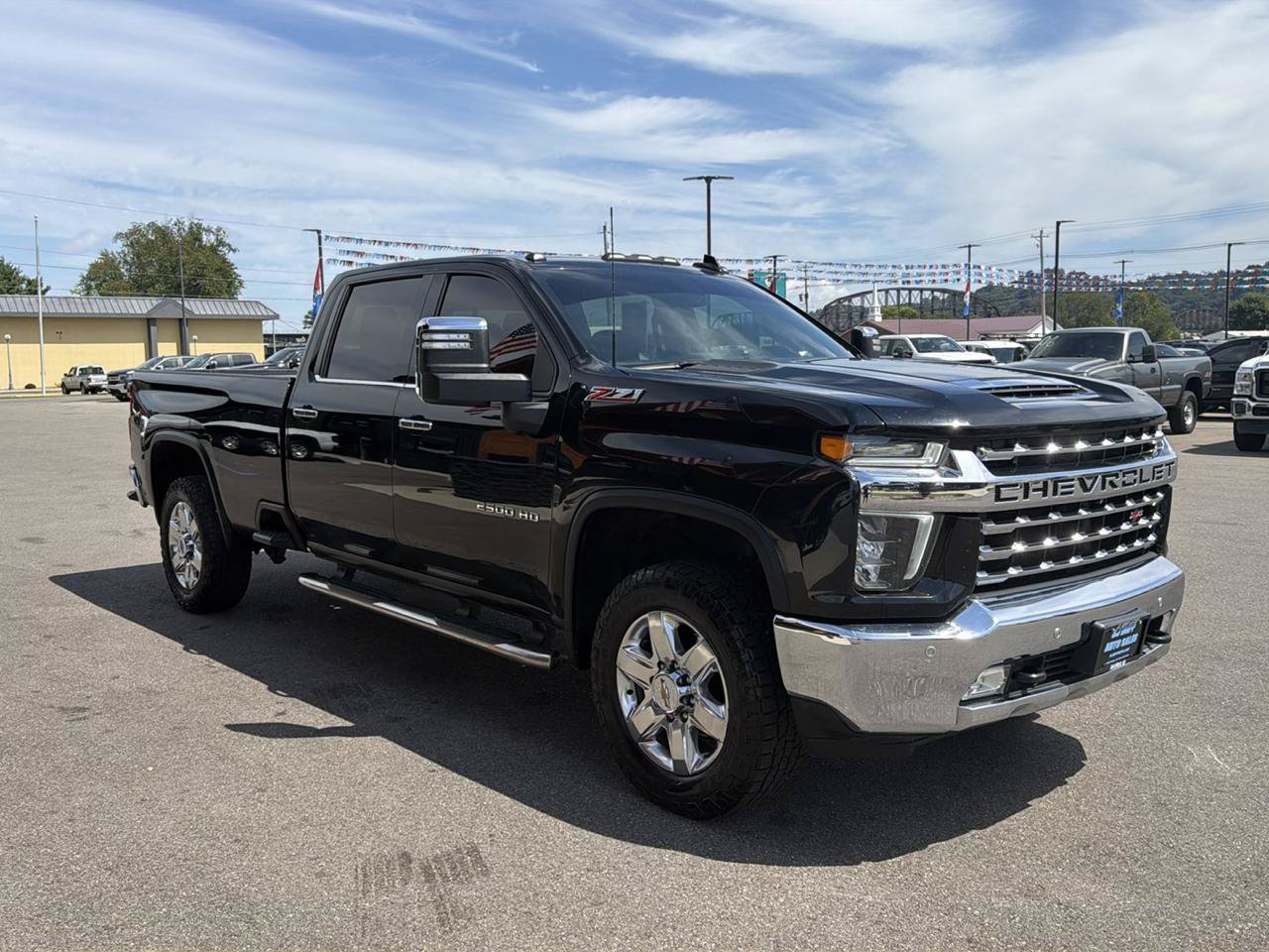 Used 2021 Chevrolet Silverado 2500 LTZ AWD/4WD image 3
