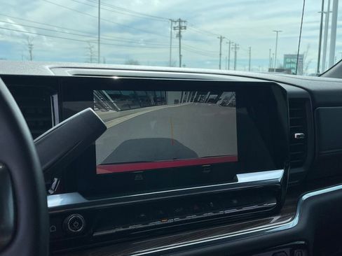 Used 2024 Chevrolet Silverado 1500 LT image 16