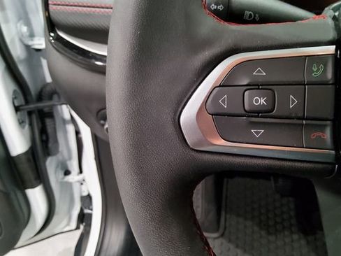 Used 2025 Jeep Compass Trailhawk AWD/4WD image 25